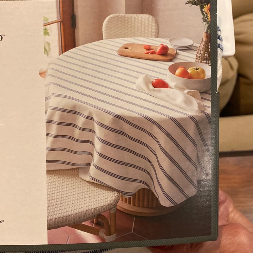 NWT Threshold Round 70” Tablecloth Stripe Blue White NIP Seats 4 - 6 NEW!!